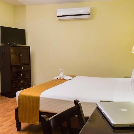 Hotel Madan Cardenas Luaran gambar