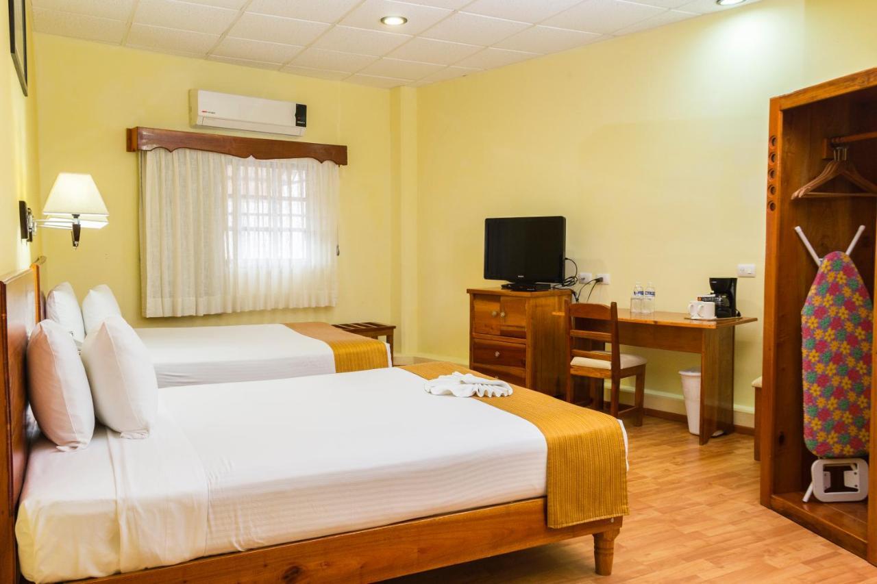 Hotel Madan Cardenas Luaran gambar