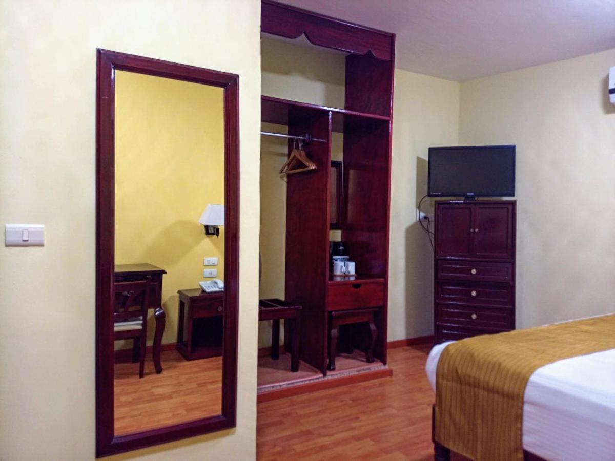 Hotel Madan Cardenas Luaran gambar