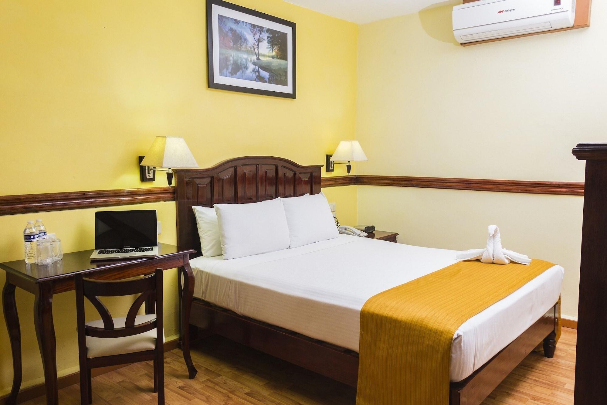 Hotel Madan Cardenas Luaran gambar