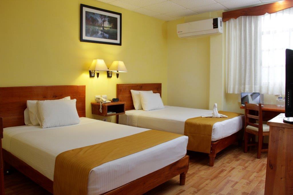 Hotel Madan Cardenas Luaran gambar