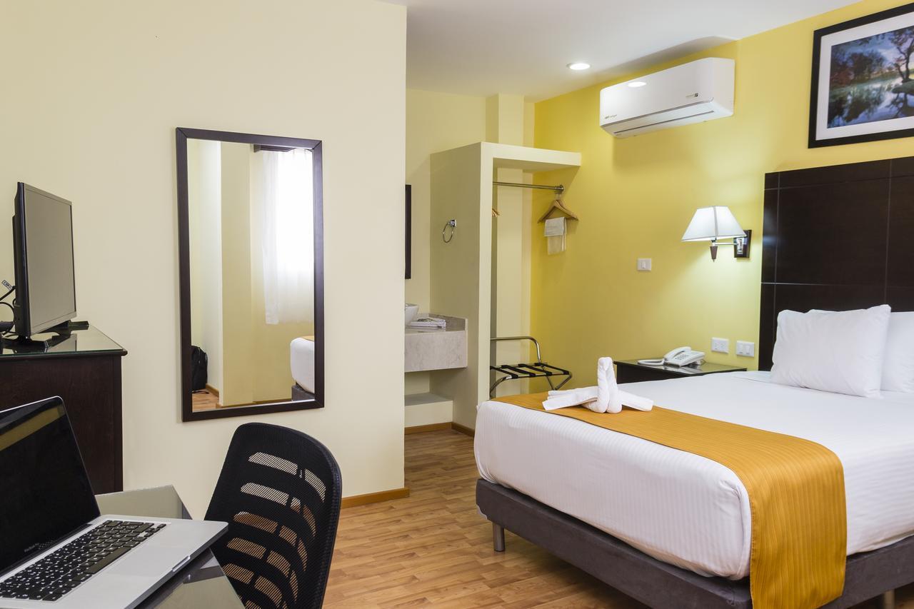 Hotel Madan Cardenas Luaran gambar